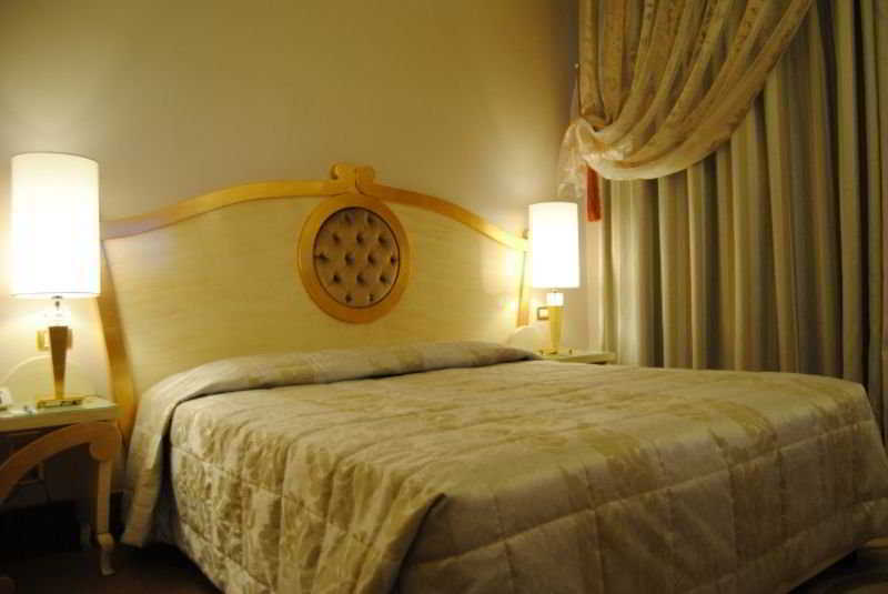 Zanhotel Tre Vecchi Bologna Camera foto